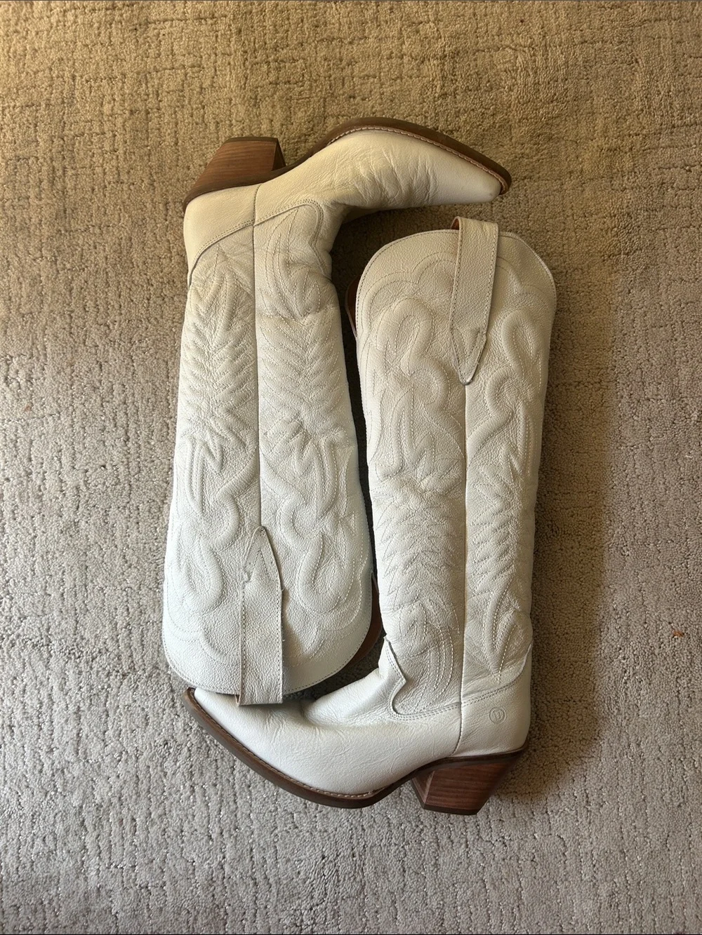 dingo White Embroidered Leather Cowboy Boots Like New